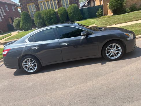 Used 2011 Nissan Maxima 3.5 SV w/ Premium Pkg FWD image 2