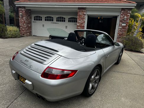 Used 2006 Porsche 911 Carrera S RWD image 4