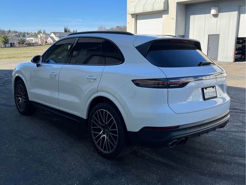 Used 2020 Porsche Cayenne S image 4