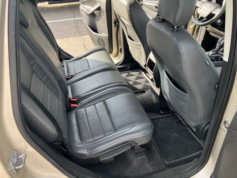 Used 2018 Ford Escape S image 10