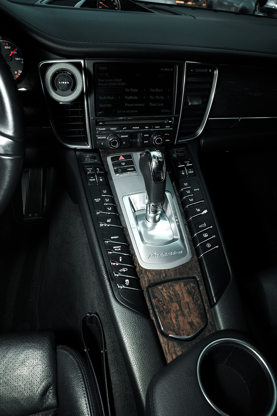 Used 2012 Porsche Panamera 4S image 21