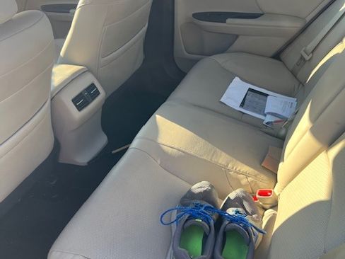 Used 2017 Honda Accord Touring image 6