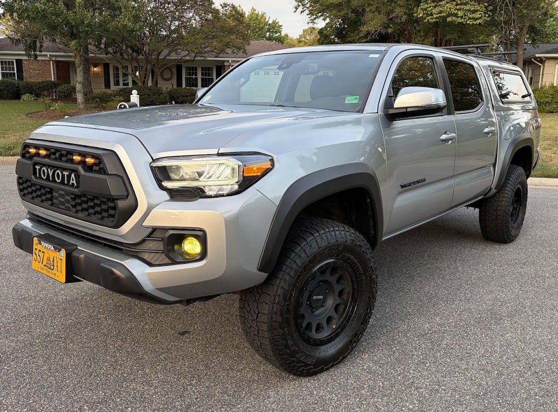 Used 2022 Toyota Tacoma TRD Off-Road w/ TRD Premium Off Road Package AWD/4WD image 1