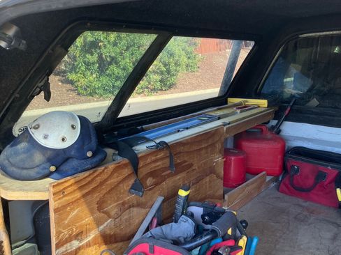 Used 2010 Ford F150 XLT image 9