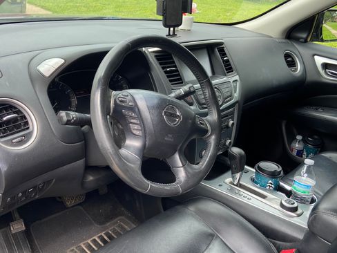 Used 2017 Nissan Pathfinder SL image 6