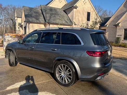 Used 2025 Mercedes-Benz GLS 450 4MATIC image 5