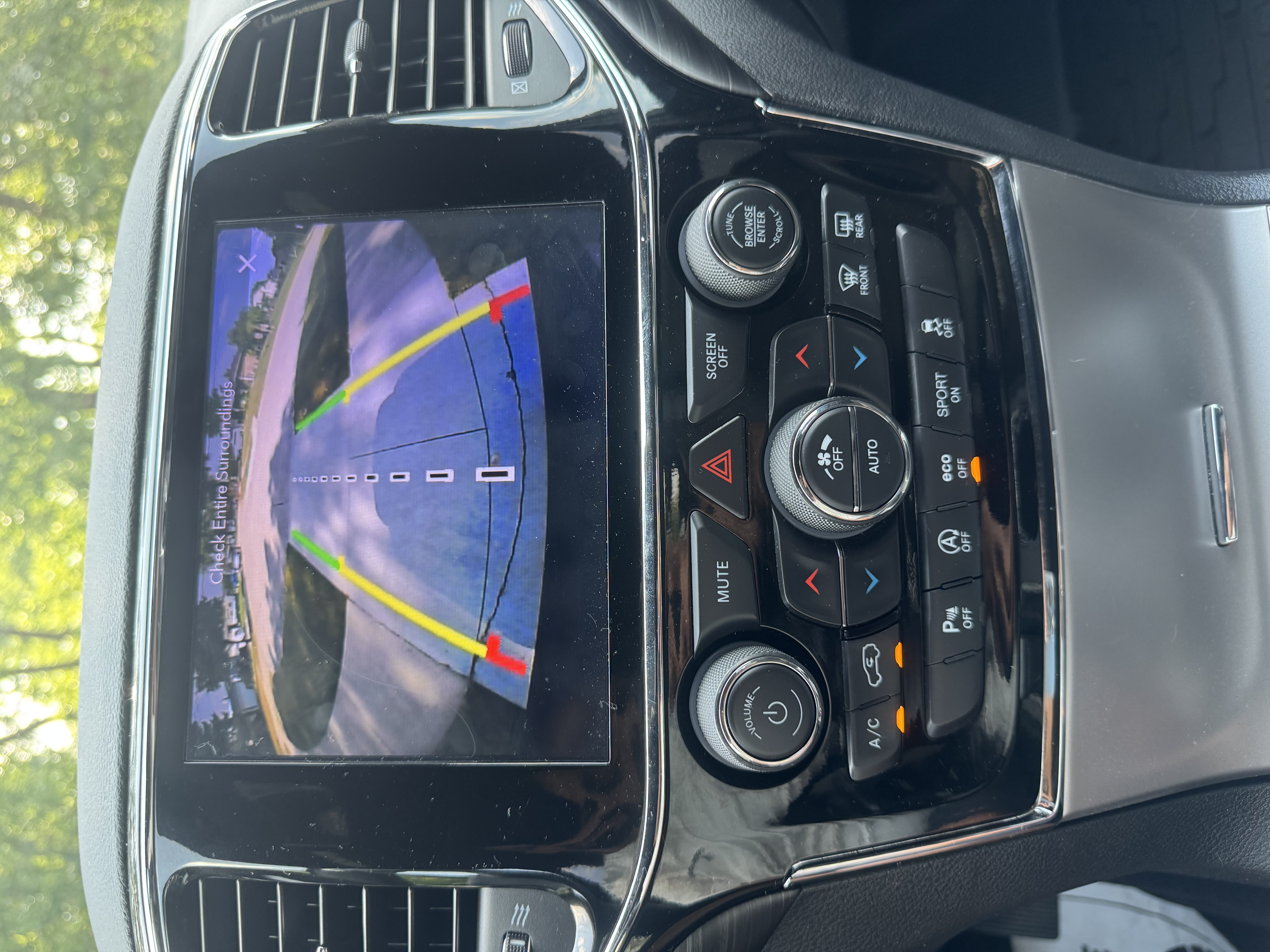 Used 2019 Jeep Grand Cherokee Altitude AWD/4WD image 13