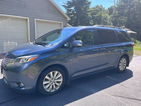 Used 2015 Toyota Sienna Limited Premium AWD/4WD image 1