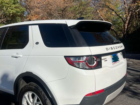 Used 2019 Land Rover Discovery Sport HSE image 10