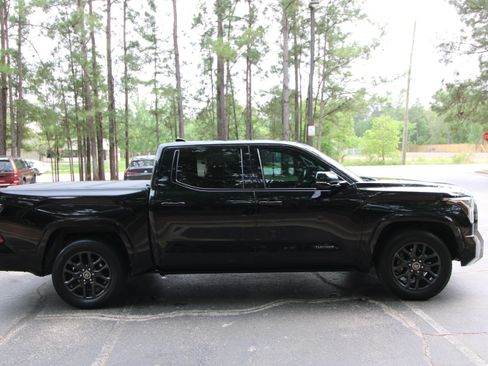 Used 2022 Toyota Tundra Platinum image 8