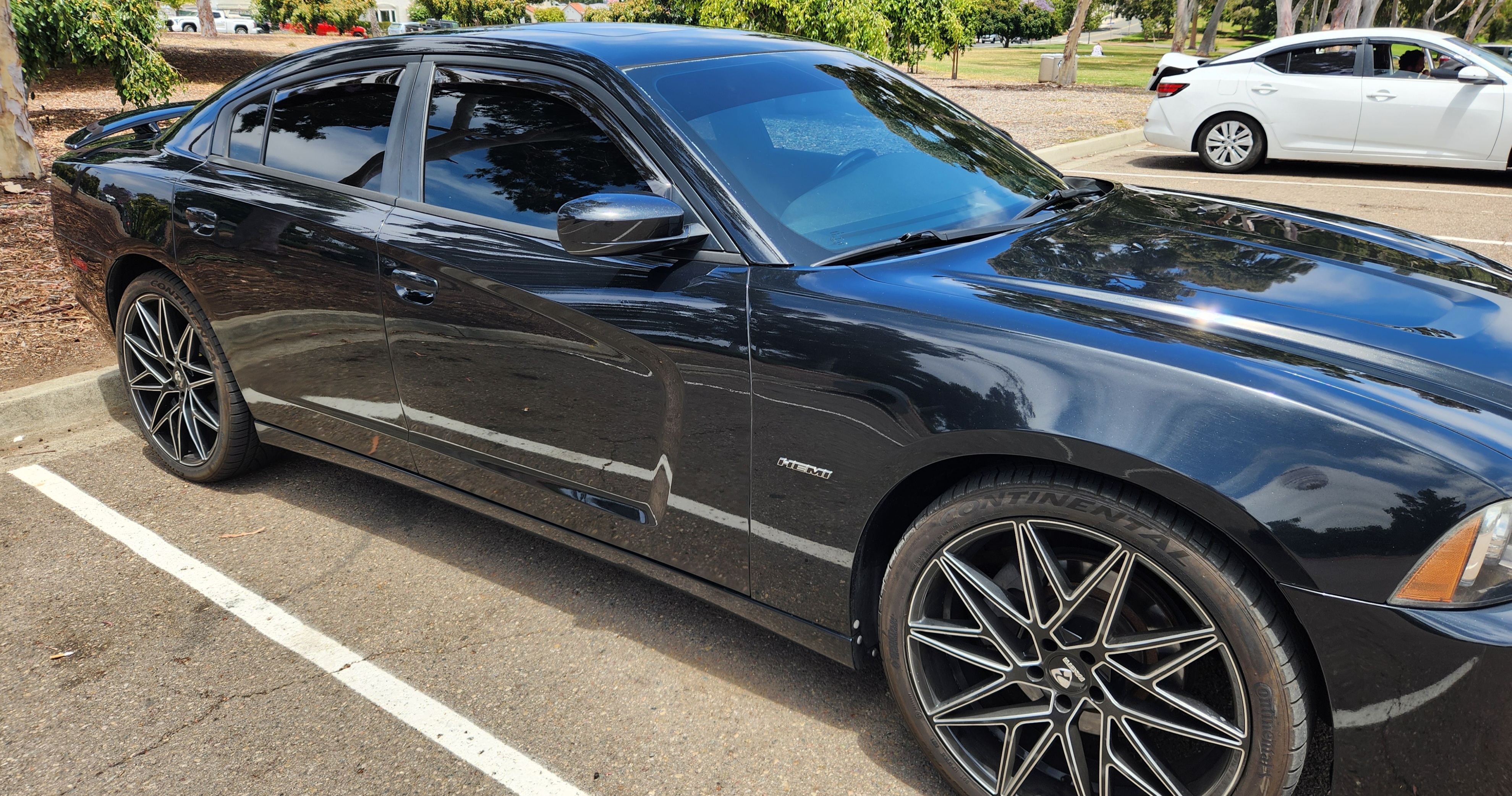 Used 2013 Dodge Charger R/T RWD image 1