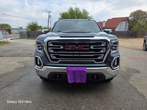 Used 2022 GMC Sierra 1500 SLT image 2