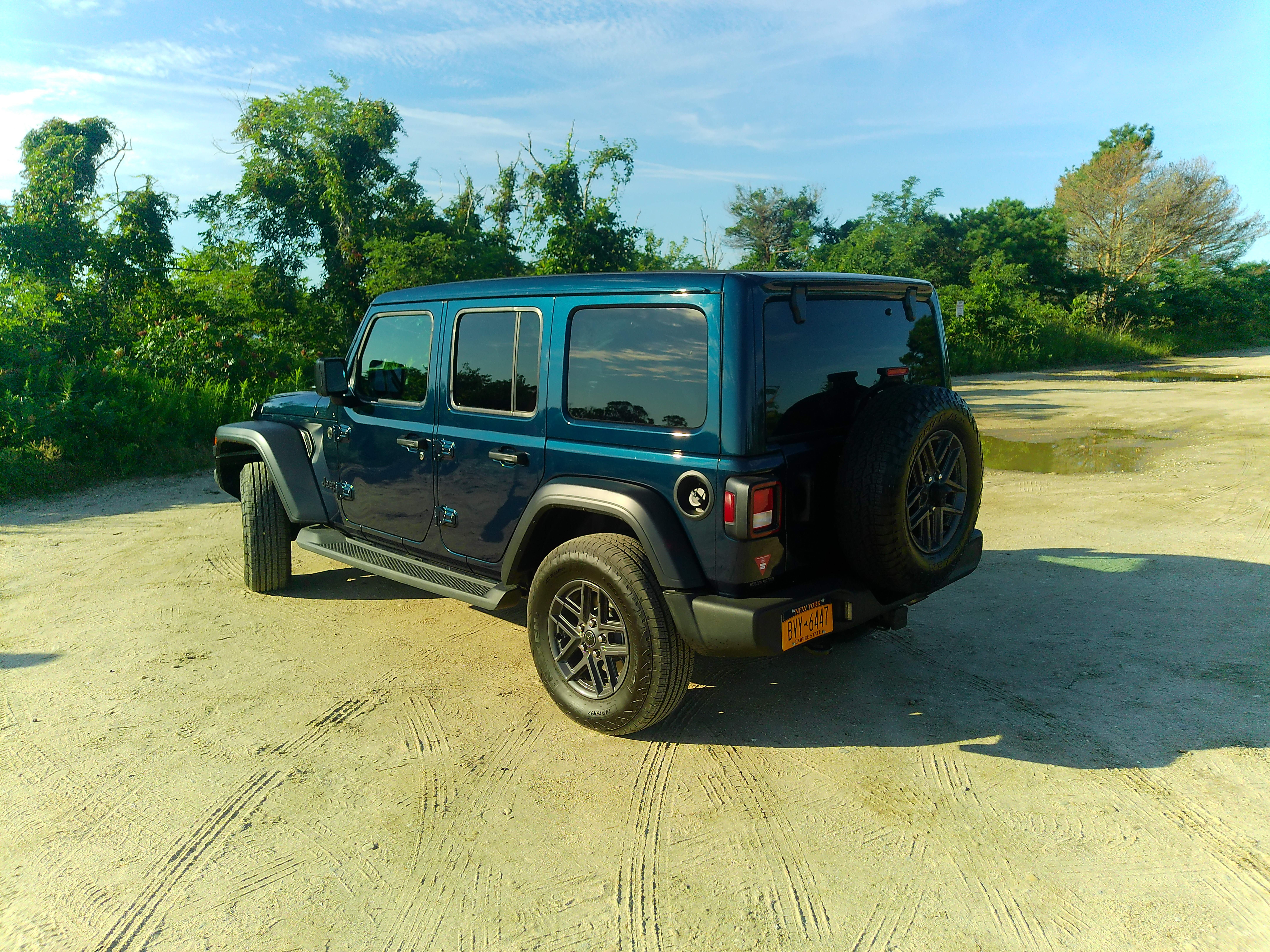Used 2025 Jeep Wrangler Unlimited Sport AWD/4WD image 30