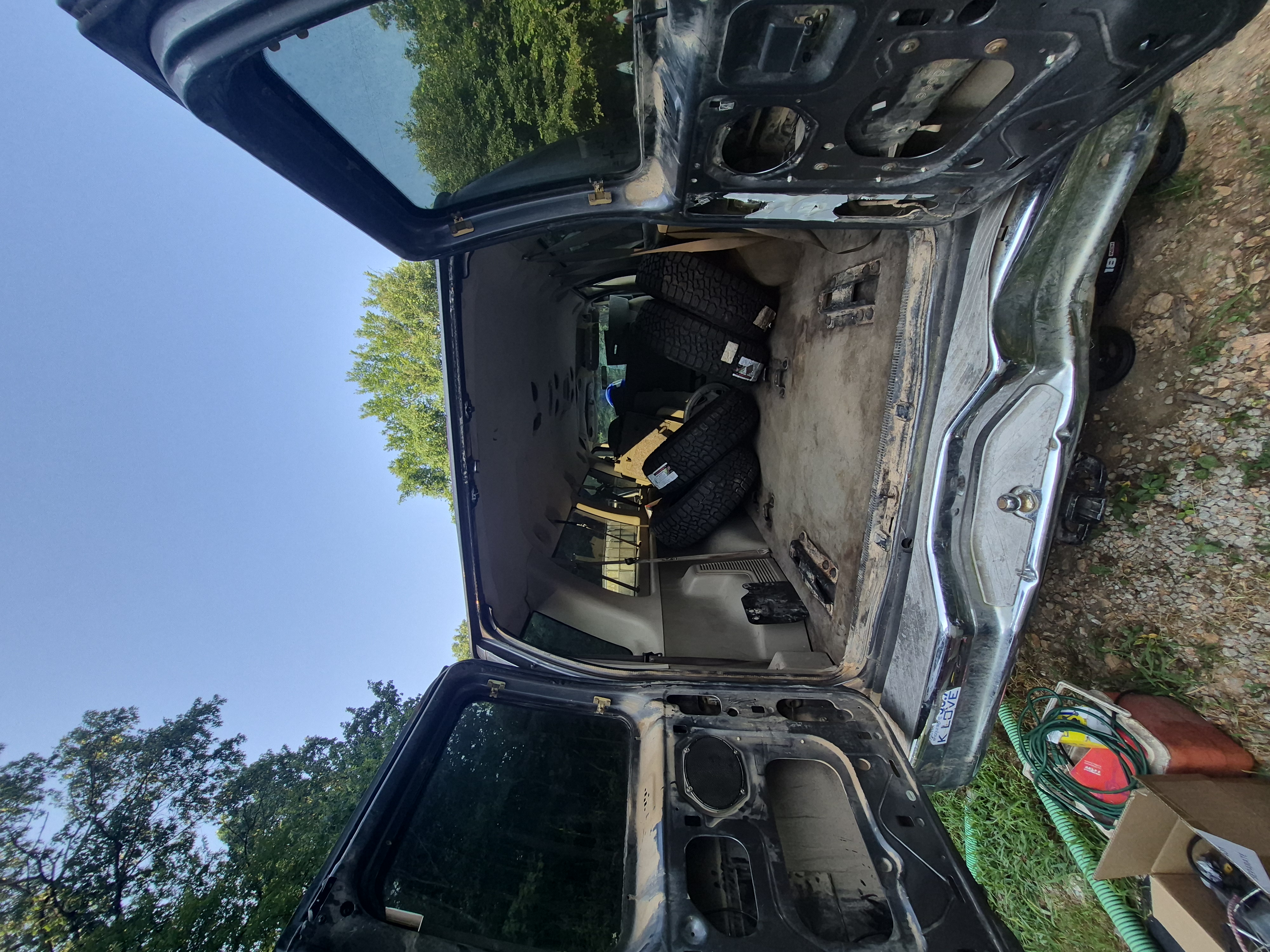 Used 2004 Ford E-350 and Econoline 350 XLT RWD image 6