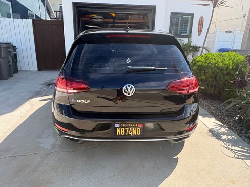 Used 2017 Volkswagen e-Golf SEL Premium w/ Driver Assistance Package image 1