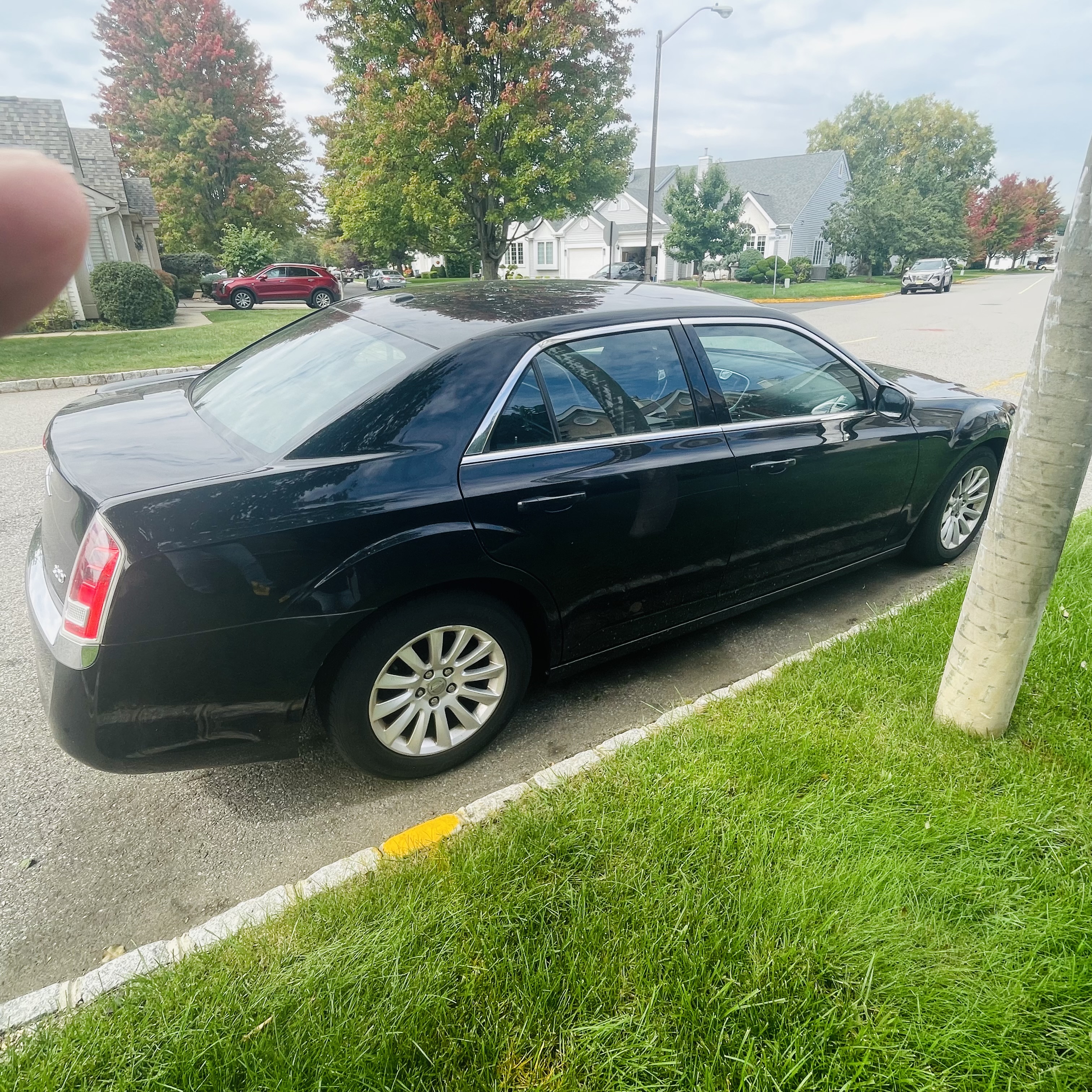 Used 2014 Chrysler 300 w/ Driver Convenience Group RWD image 5