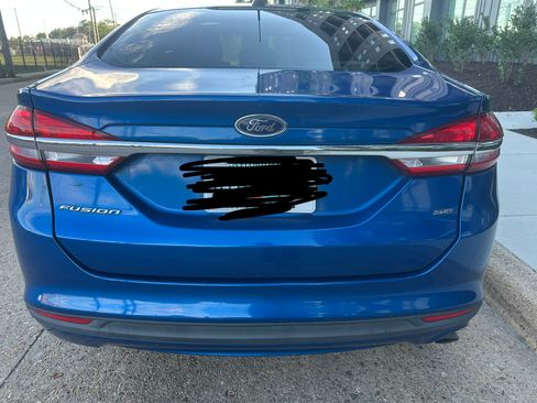Used 2017 Ford Fusion SE FWD image 23