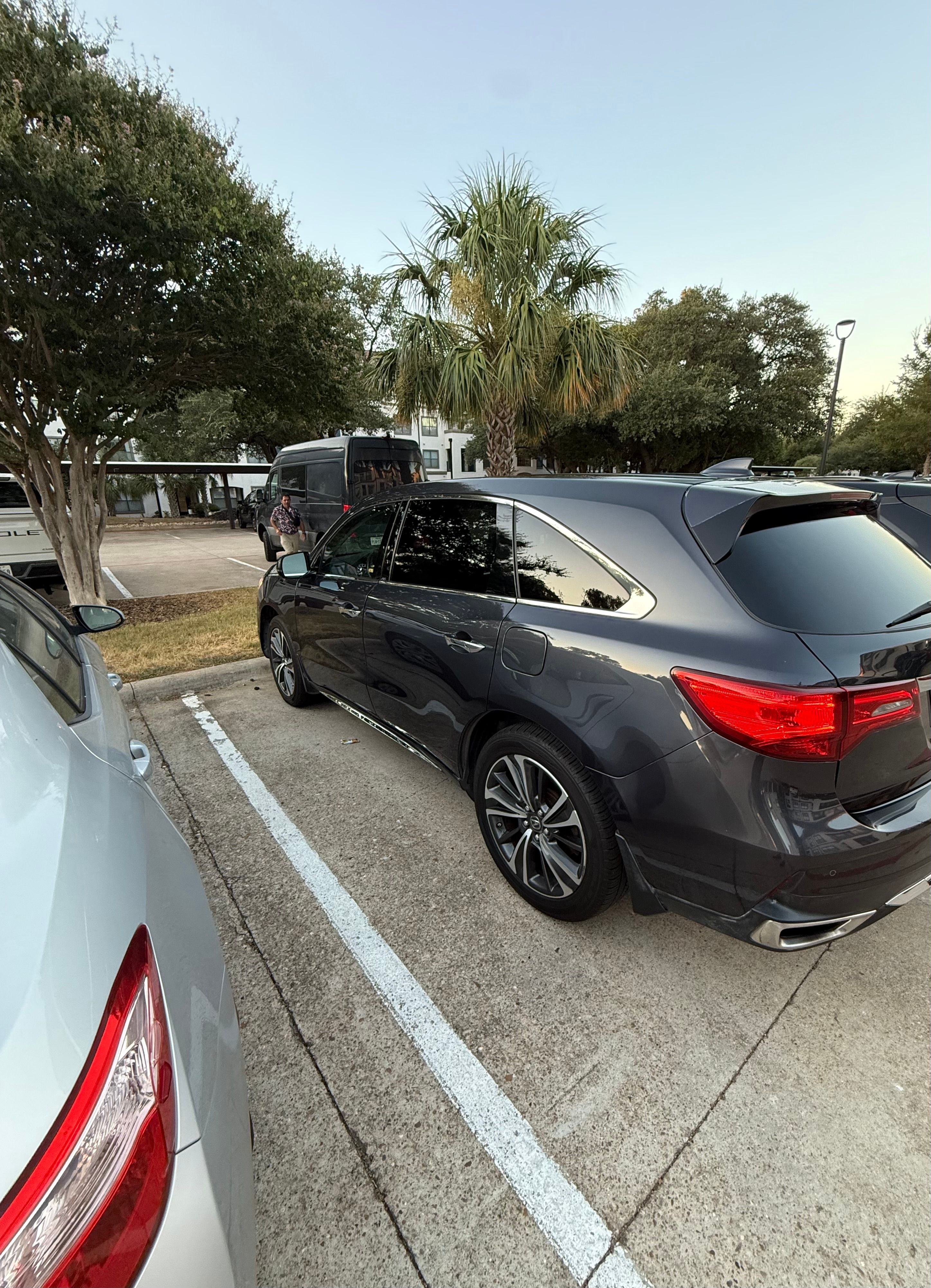 Used 2020 Acura MDX w/ Technology Package FWD image 5