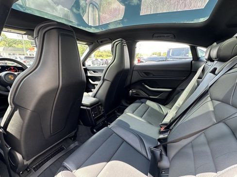 Used 2022 Porsche Taycan 4S image 6