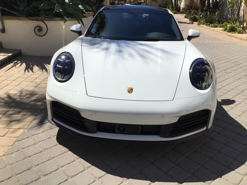 Used 2025 Porsche 911 Carrera RWD image 6