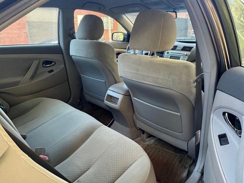 Used 2009 Toyota Camry LE FWD image 15