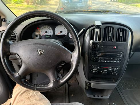 Used 2006 Dodge Grand Caravan SXT image 8