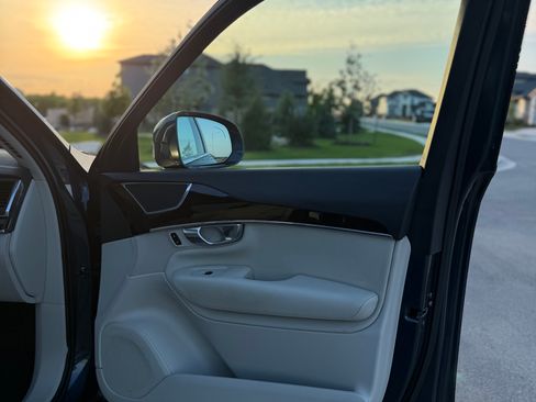 Used 2019 Volvo XC90 T5 Momentum image 13