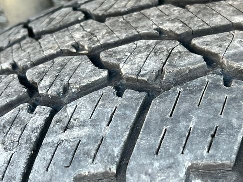 Used 2011 Toyota Tundra 4x4 CrewMax image 8