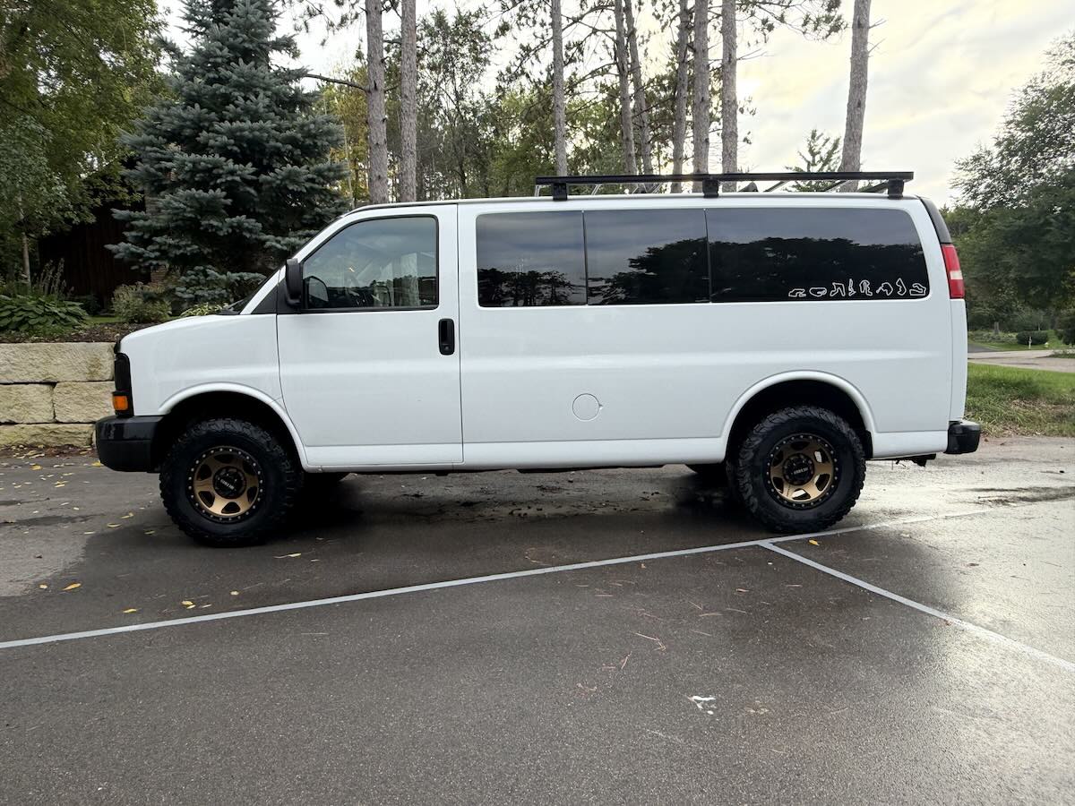 Used 2016 Chevrolet Express 2500 LS RWD image 2