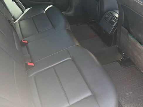 Used 2014 Mercedes-Benz E 350 Sedan image 9