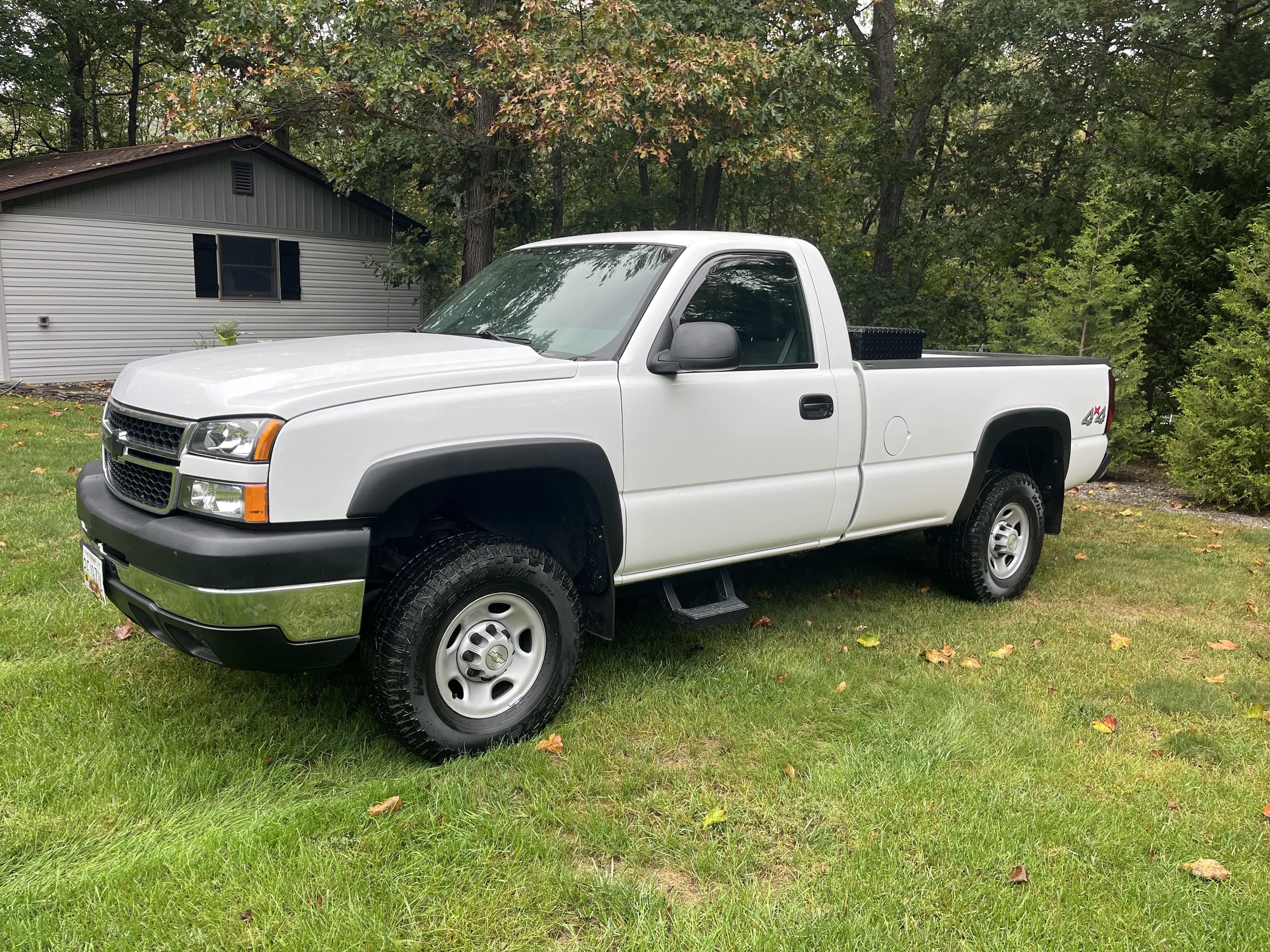 Used 2007 Chevrolet Silverado 2500 W/T w/ Snow Plow Prep Package AWD/4WD image 4