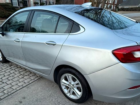 Used 2018 Chevrolet Cruze LT w/ LT Fleet Convenience Package image 10