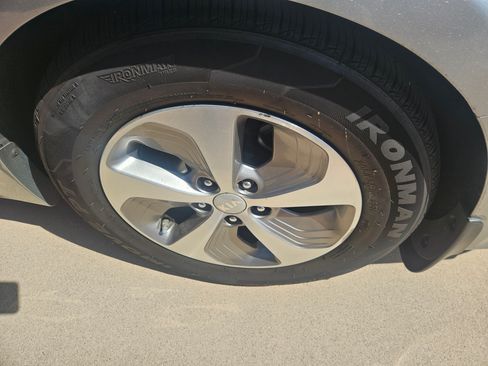 Used 2016 Kia Optima Sedan 4D image 4