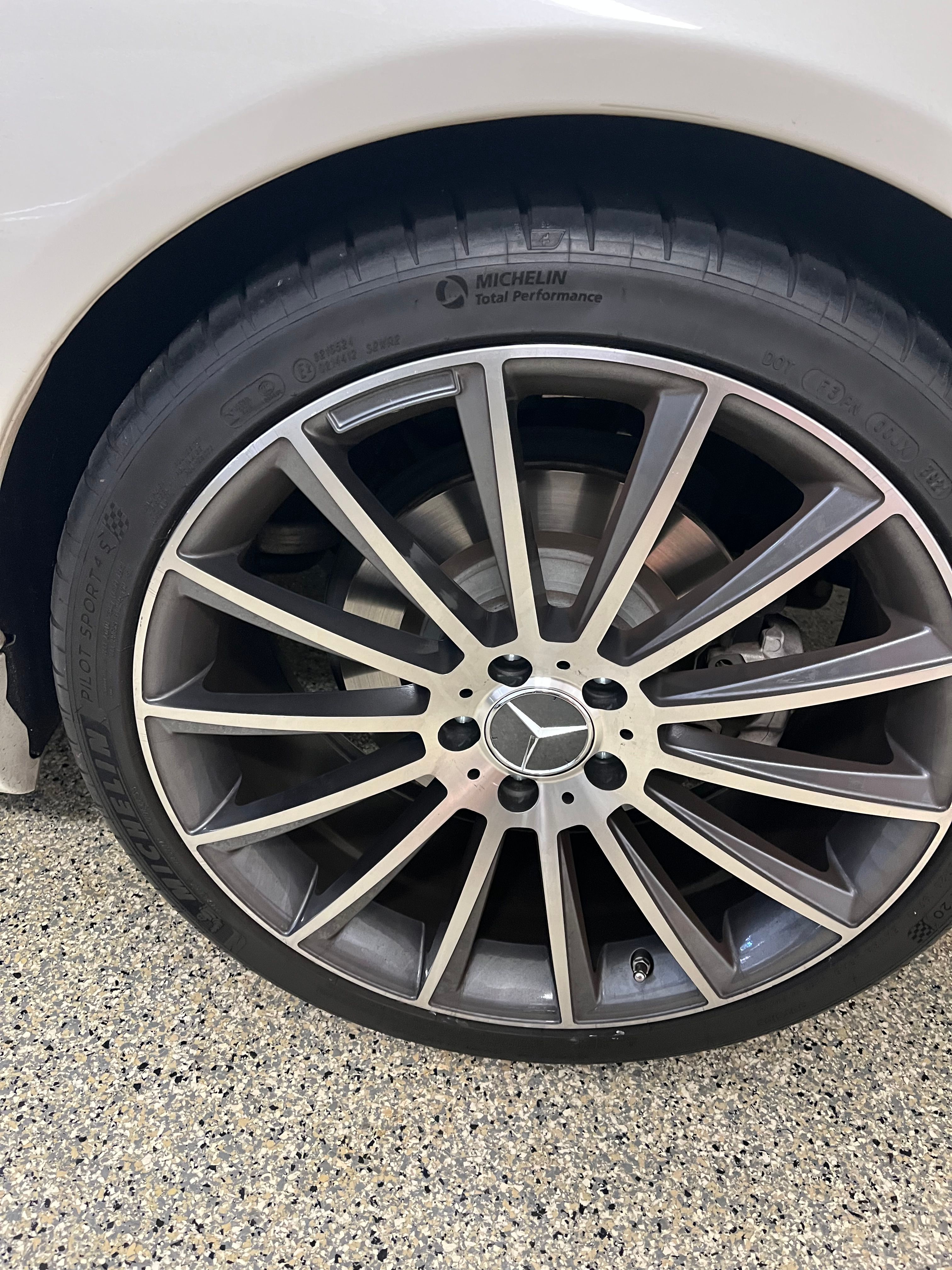 Used 2013 Mercedes-Benz CL 550 4MATIC image 27