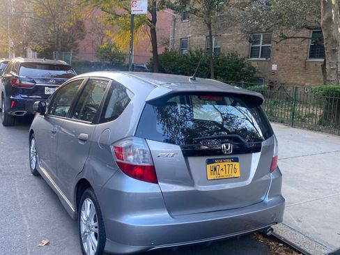Used 2010 Honda Fit Sport image 9