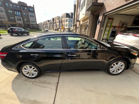 Used 2013 Toyota Avalon XLE image 8