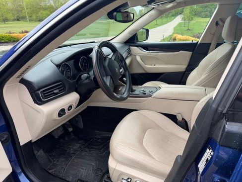 Used 2022 Maserati Levante GT AWD/4WD image 9