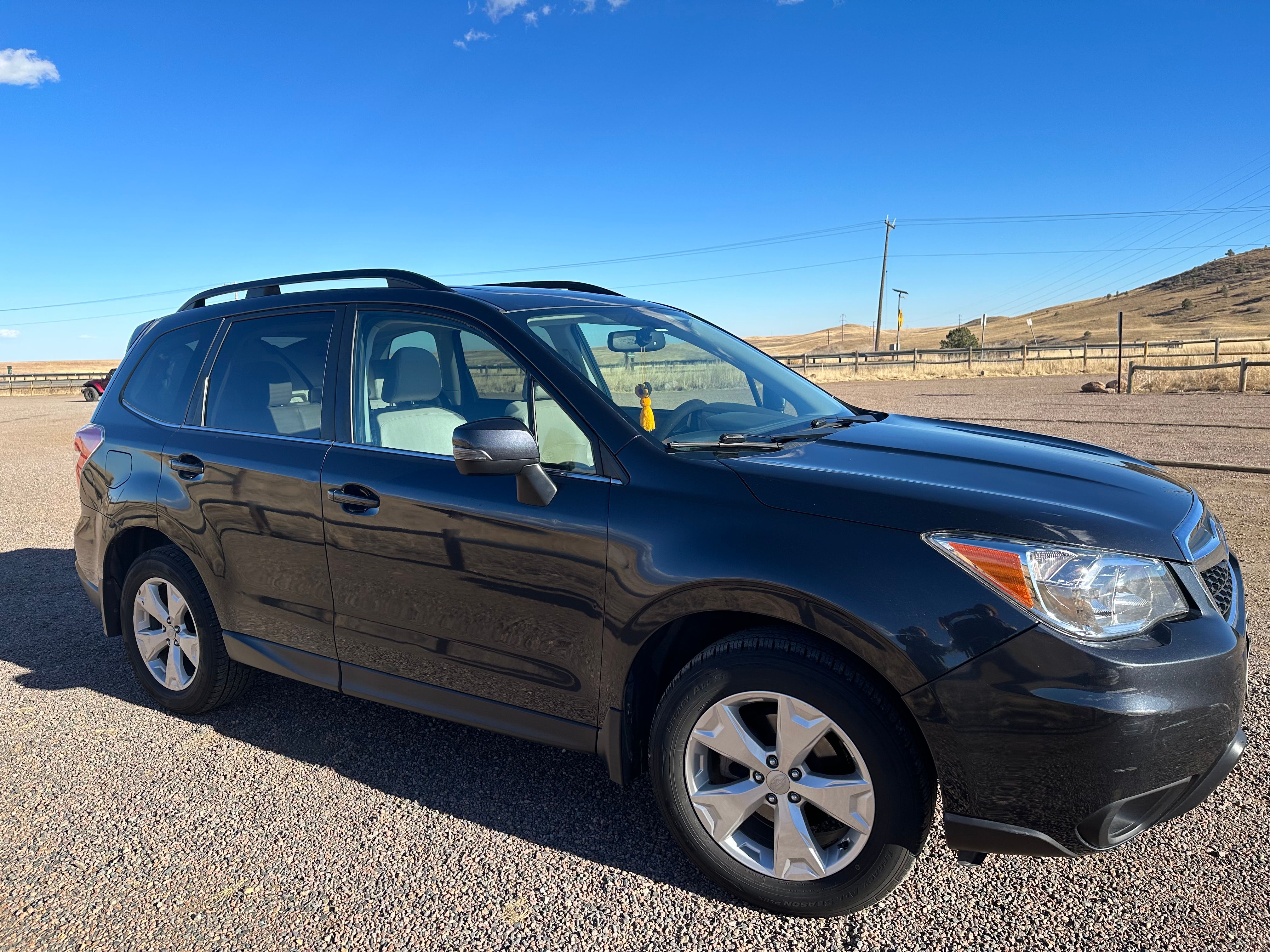 Used 2014 Subaru Forester 2.5i Touring AWD/4WD image 2