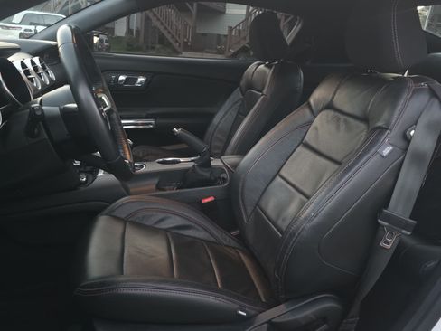 Used 2021 Ford Mustang GT RWD image 12
