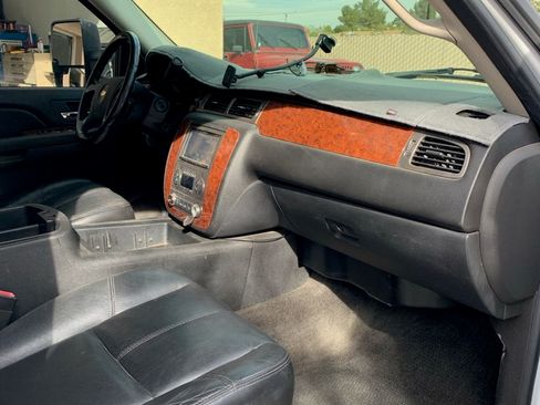 Used 2007 Chevrolet Avalanche LTZ w/ LTZ Preferred Equipment Group image 9