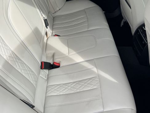 Used 2018 BMW M550i xDrive image 23