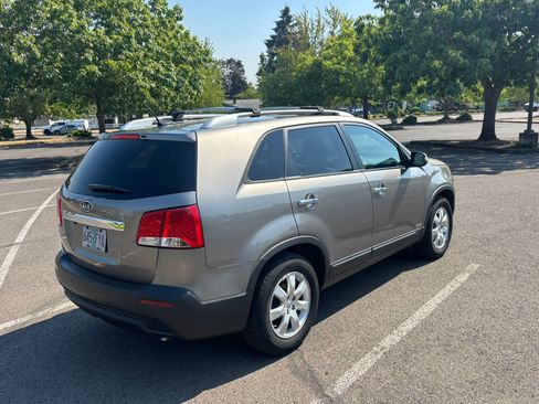 Used 2013 Kia Sorento LX w/ Convenience Pkg AWD/4WD image 8