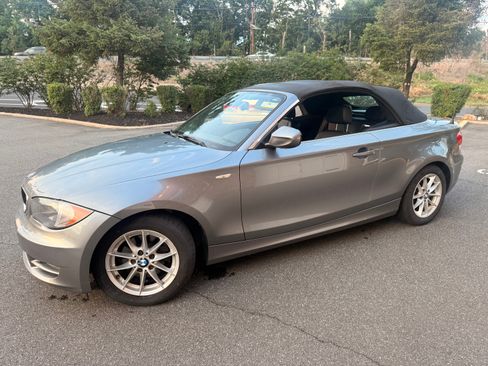 Used 2010 BMW 128i Convertible RWD image 14