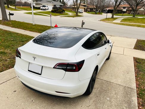 Used 2023 Tesla Model 3 Standard Range image 6