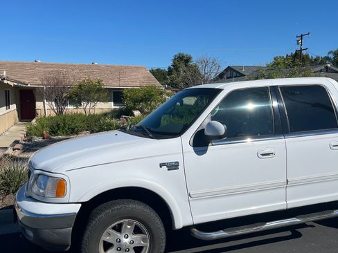 Used 2002 Ford F150 4x4 SuperCrew image 2