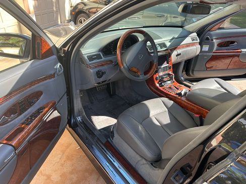 Used 2005 Maybach 57 RWD image 1