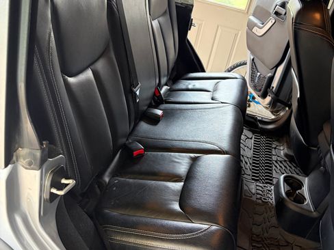 Used 2013 Jeep Wrangler Unlimited Sahara w/ Dual Top Group AWD/4WD image 10