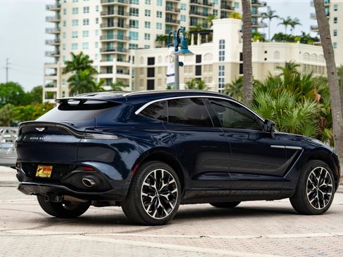 Used 2021 Aston Martin DBX AWD/4WD image 10