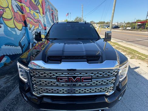 Used 2023 GMC Sierra 2500 Denali w/ Denali Black Diamond Edition image 6