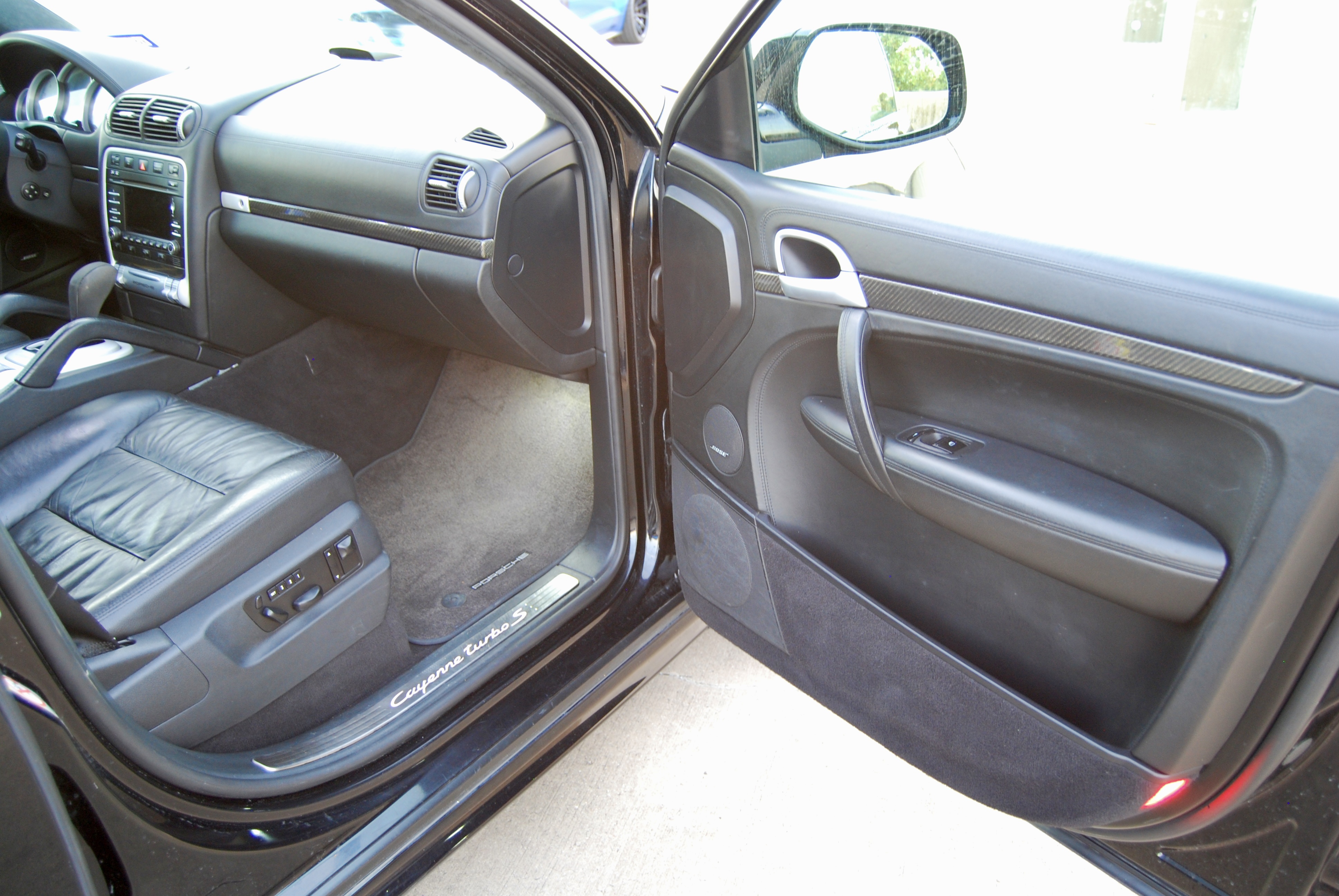 Used 2009 Porsche Cayenne Turbo S AWD/4WD image 9
